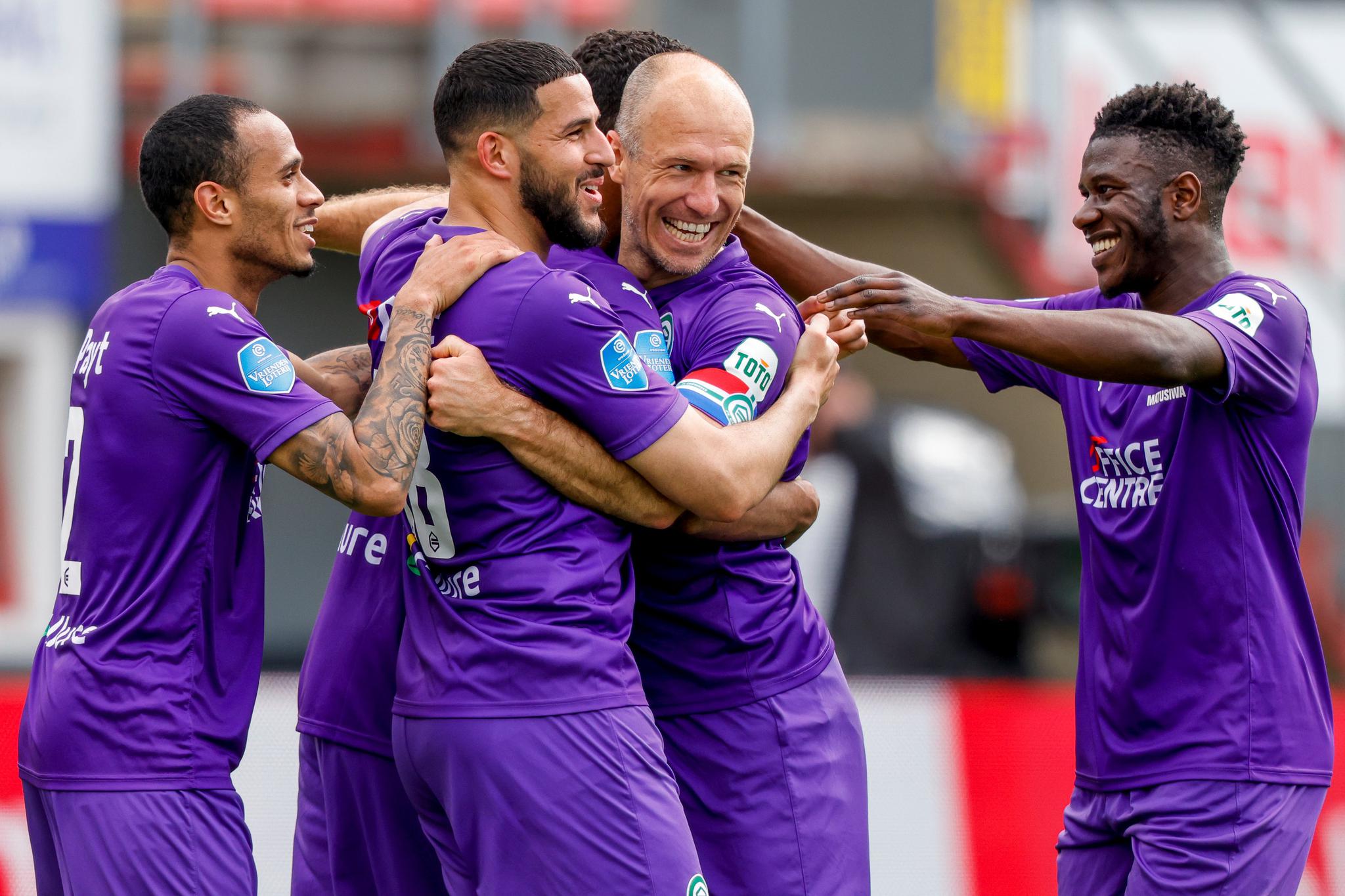 罗本退役复出后首次首发,贡献2个助攻|格罗宁根|罗本|小飞侠_新浪新闻