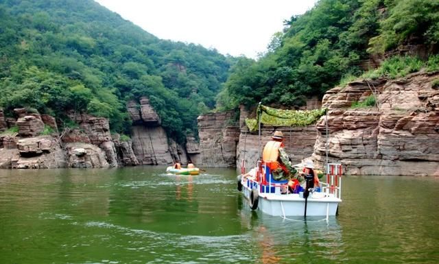 龙潭大峡谷景区感恩献礼母亲节将所有的温情献给妈妈