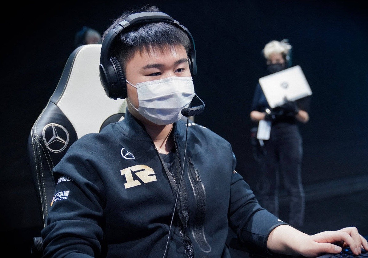 rng打野wei创造msi历史场均压刀745这是打野能有的数据