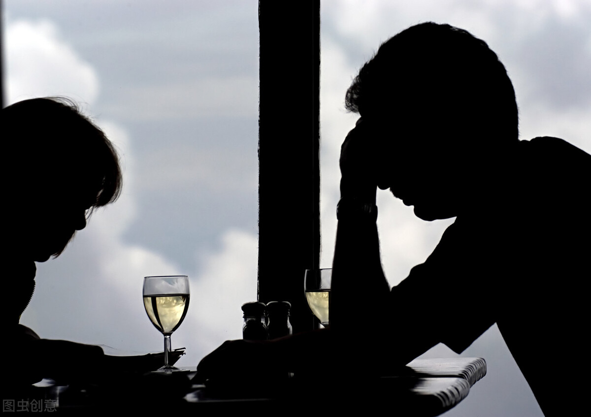 最可怕的中年危机从来不是钱不够多,职位不够高,夫妻感情破裂,而是没