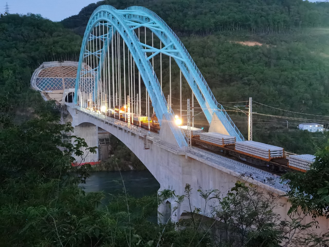 大干红五月首跨澜沧江