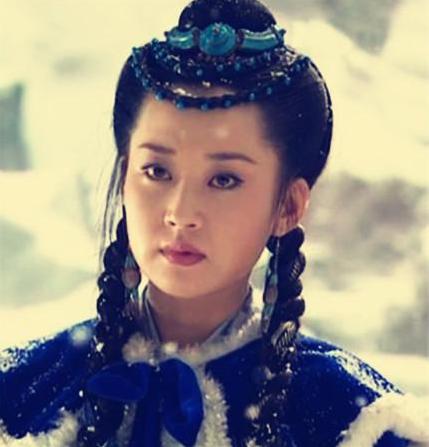 许晴版巅峰任盈盈有点乖,端庄有余,邪魅不足,虽然演技还是不错,但是偏