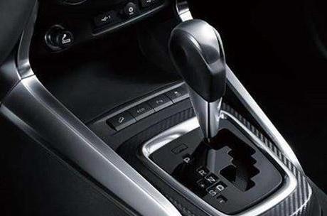 自动挡汽车上坡从d挡直接推到s或l挡可以吗