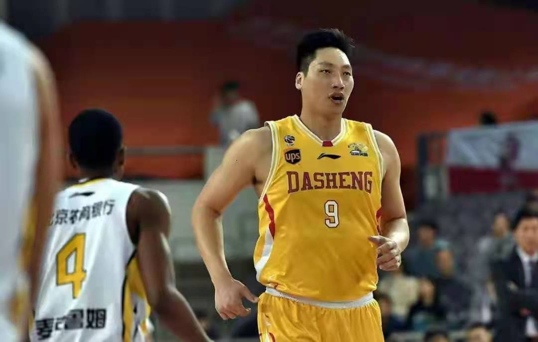 三次荣获mvp,有"cba奥尼尔"之称的唐正东退役三年现状如何?