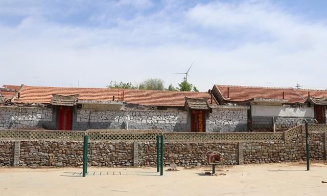 走进海阳市发城镇前寨后村一个张姓人聚居的美丽村落