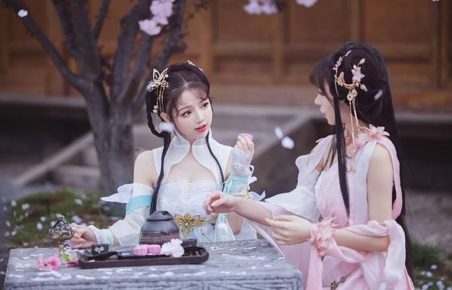 王奕萌cos逆水寒素问翻车双下巴惹人眼被调侃肉坦