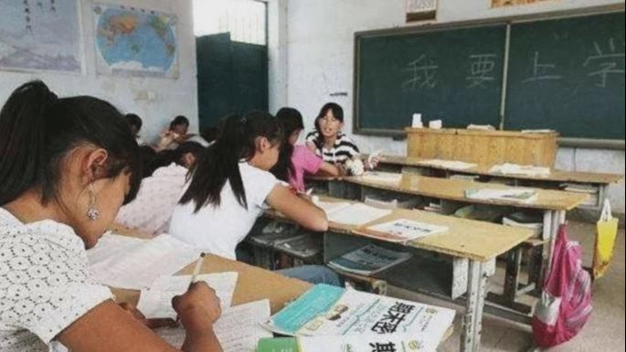 儿子考上大学,父亲向老板借一万,被老板拒绝,父亲走后老板报警休闲区蓝鸢梦想 - Www.slyday.coM 儿子考上大学,父亲向老板借一万,被老板拒绝,父亲走后老板报警休闲区蓝鸢梦想 - Www.slyday.coM