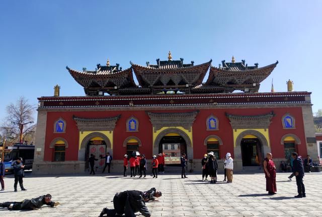 西宁市湟中区的塔尔寺一片不可错过的佛教圣地