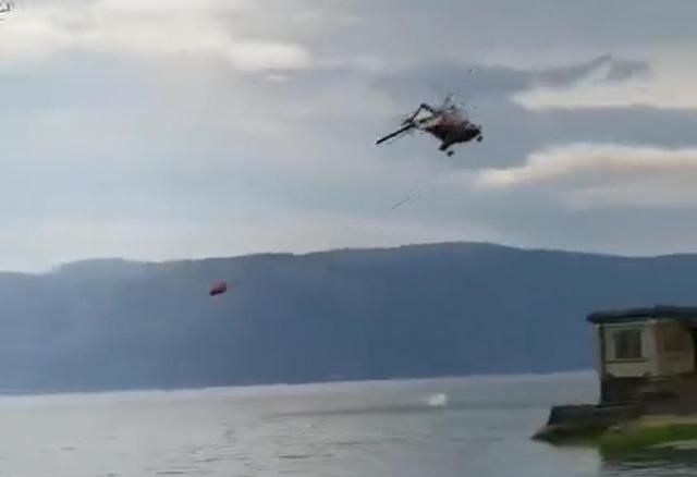 大理一架直升机坠入洱海,坠机画面曝光,飞机在空中已爆炸起火|直升机