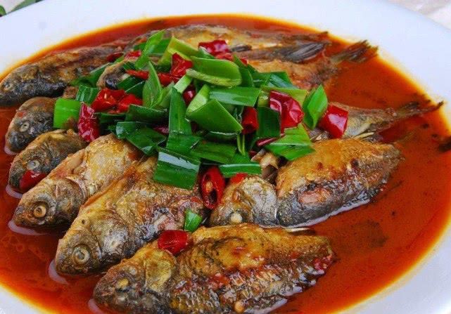 教你红烧鲫鱼最家常的做法鱼肉爽滑吃起来还不腥