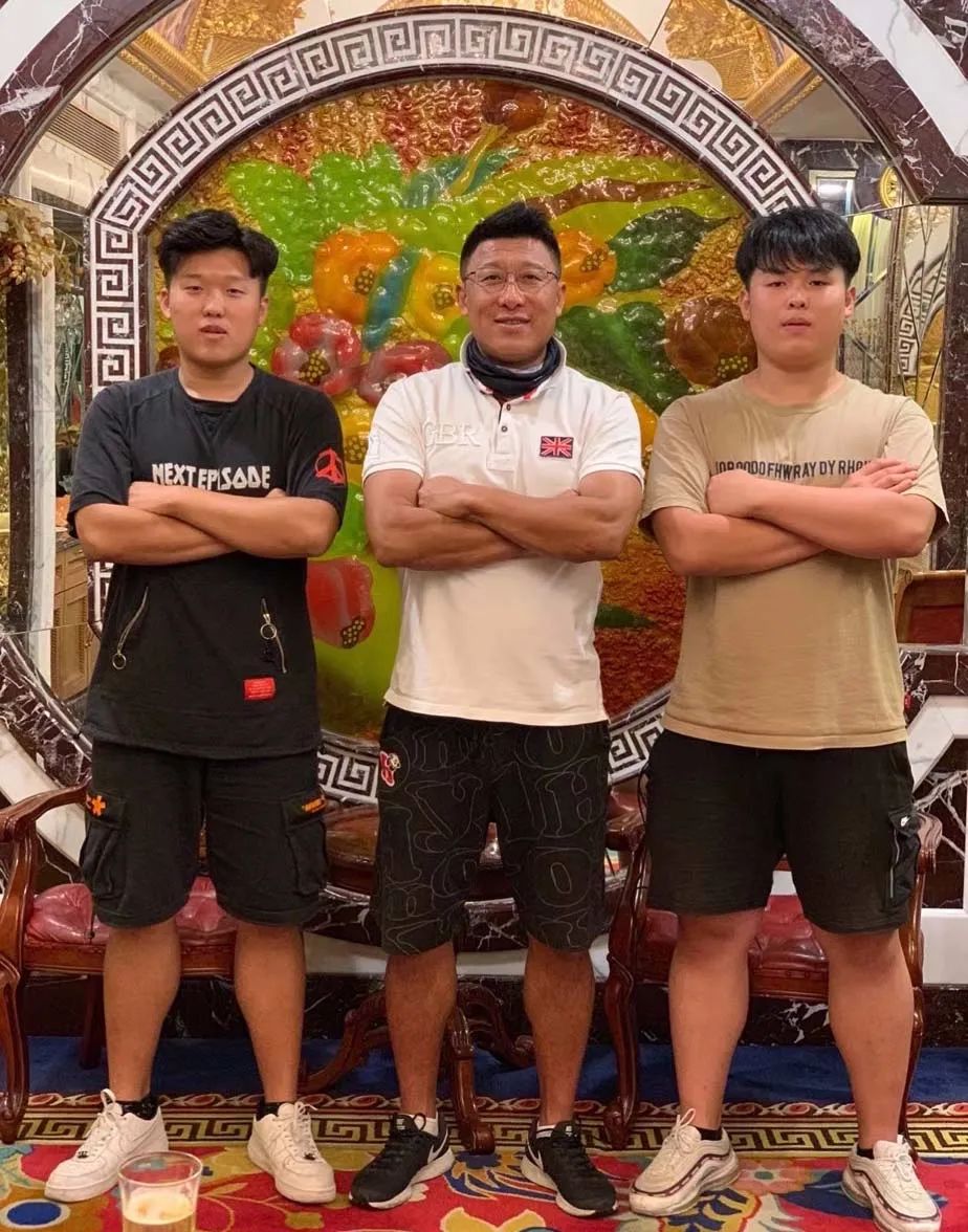 送别前国足队长张恩华大连万达队友中超大连人球迷代表到场