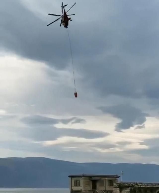 大理一架直升机坠入洱海,坠机画面曝光,飞机在空中已爆炸起火|直升机