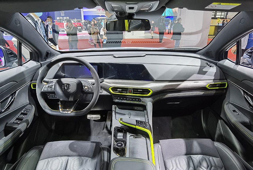 带弹射模式长安unit运动版正式上市售价1389万元