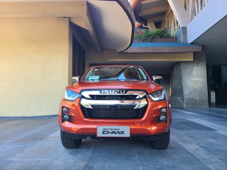 既能豪华舒适也能攀山越岭全新一代江西五十铃dmax正式上市