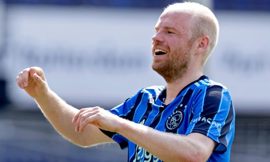 上一轮4-0大胜埃蒙之后,阿贾克斯已经提前3轮夺冠.