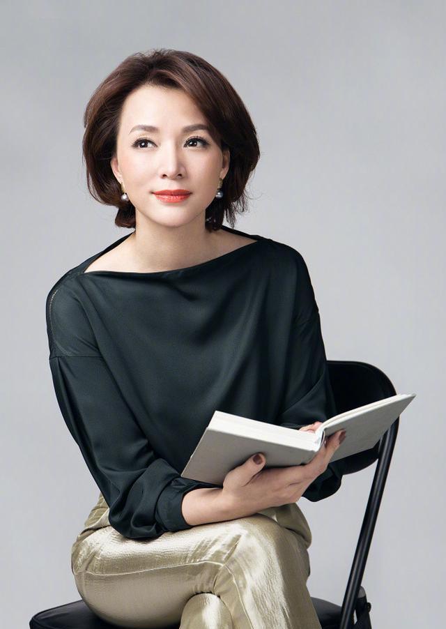 照片被曝光,网友高呼这颜值不当演员可惜了|董卿|值不当|主持人_新浪