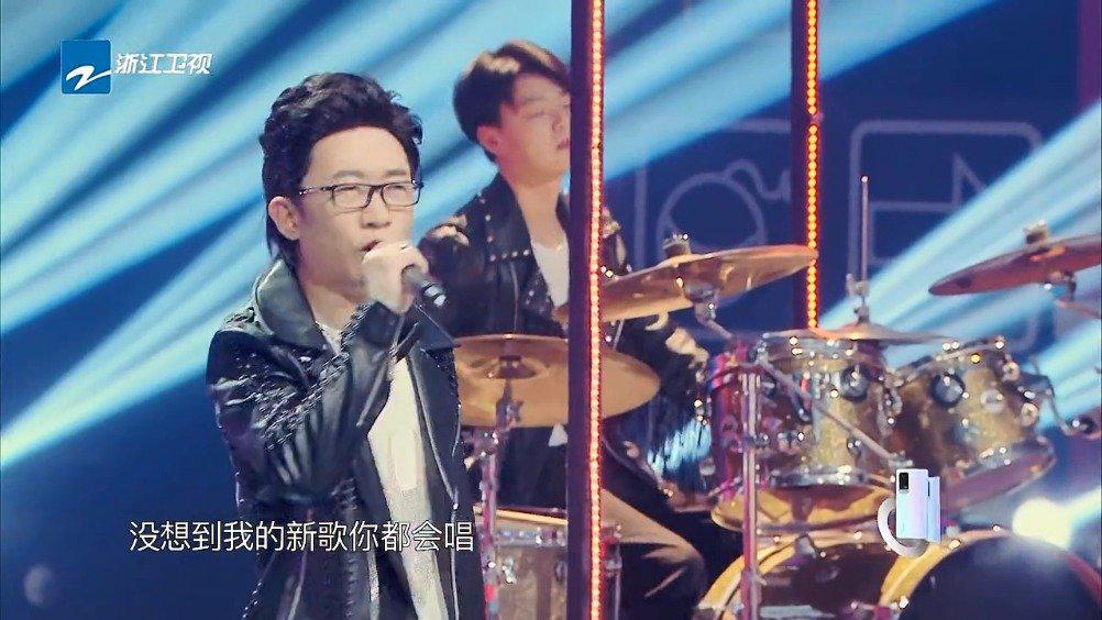华晨宇杨迪模仿"真假汪峰"唱歌