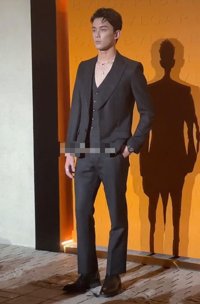 45岁舒淇造型罕见翻车,戴7位数项链满脸油光,不复昔日女神休闲区蓝鸢梦想 - Www.slyday.coM 45岁舒淇造型罕见翻车,戴7位数项链满脸油光,不复昔日女神休闲区蓝鸢梦想 - Www.slyday.coM