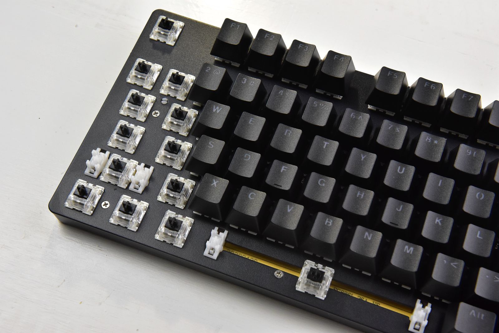 入门爆款机械键盘微星gk50z惠普gk100雷柏v500pro横评