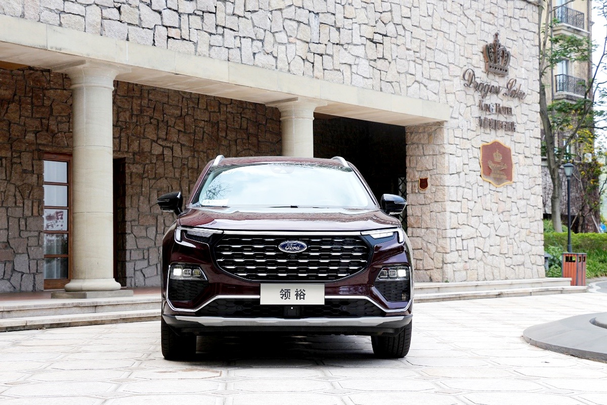 试驾福特领裕豪气又好开20万内适合40岁左右六座中大型suv