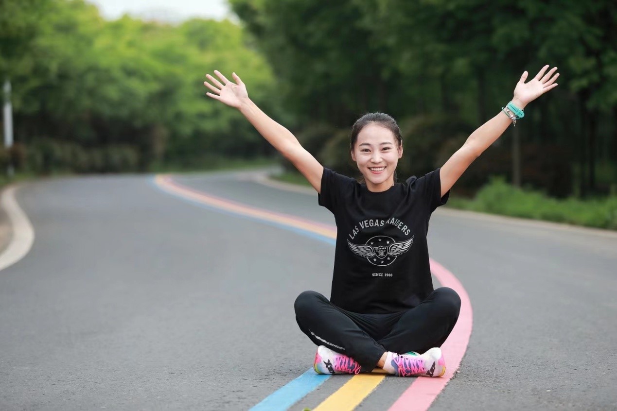 2021湖北长江马拉松冠军殷晓雨差点中途弃赛坚持就是胜利