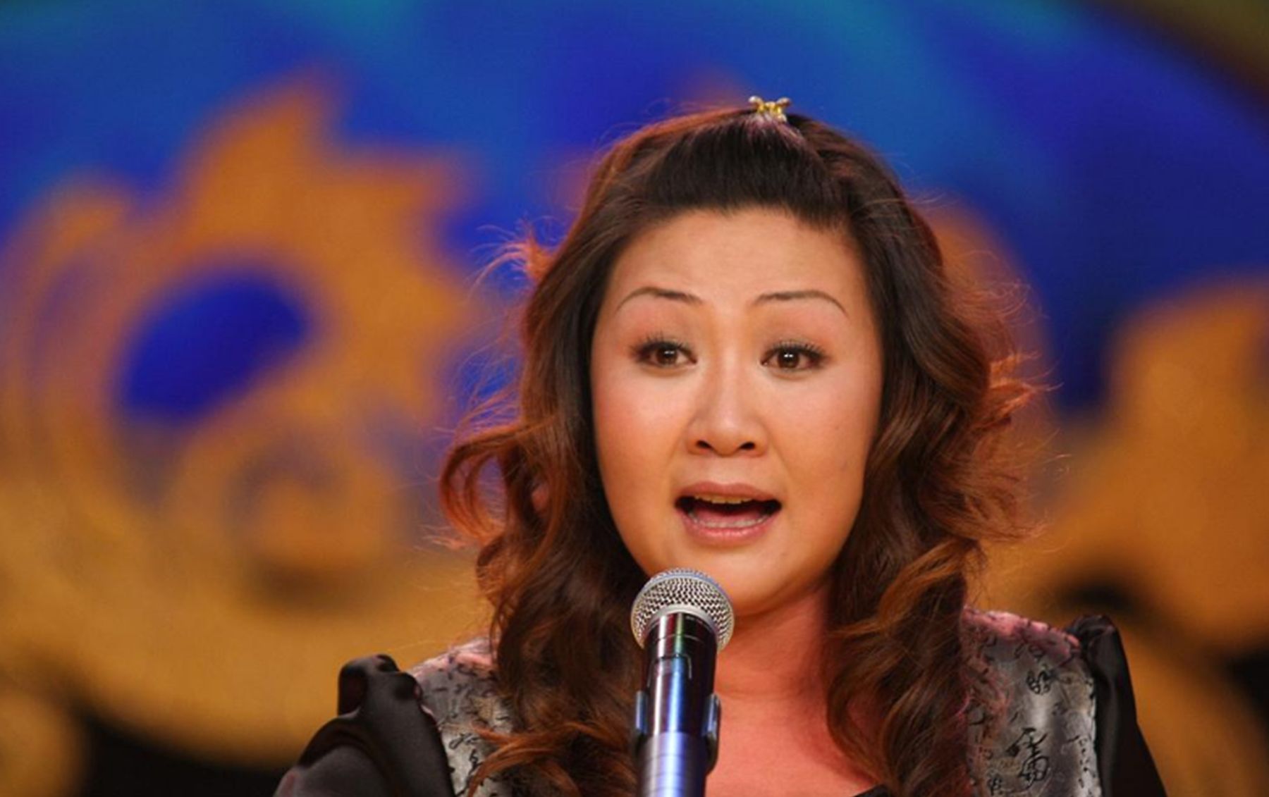 1999年郭德纲拜访王惠父母连人带礼物被扔出门外以后别来了