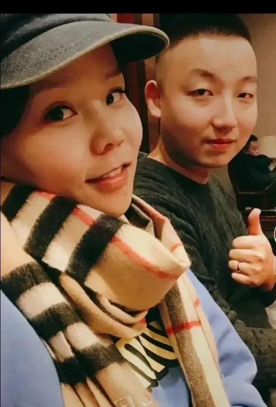 真情流露还是故意演戏房产案开庭在即熊磊的最新发文另有深意