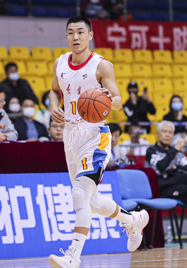 悟空丢了金箍棒高诗岩1核心数据挂0遭周琦大韩用毛巾修理