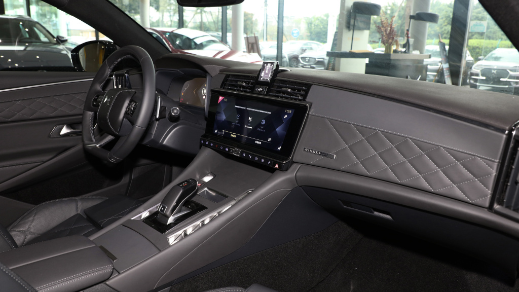 用自家旗舰对标对手中端,ds9这种田忌赛马策略真能赢?-新浪汽车