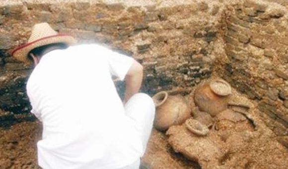 专家考察两座汉墓,墓主人来历不凡,墓中发现瓷器“鼻祖”休闲区蓝鸢梦想 - Www.slyday.coM