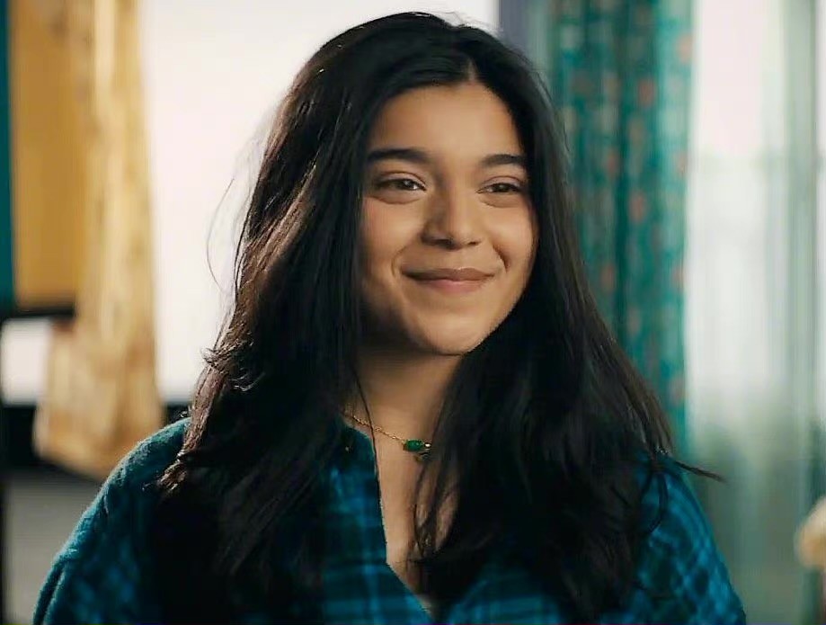 与泰国取景,以穆斯林新人演员伊曼·韦拉尼饰演惊奇女士卡玛拉·克汗