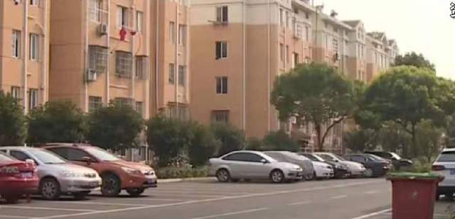 成都一电瓶车爆燃瞬间吞噬电梯导致多人受伤 需出台相关制度杜绝休闲区蓝鸢梦想 - Www.slyday.coM