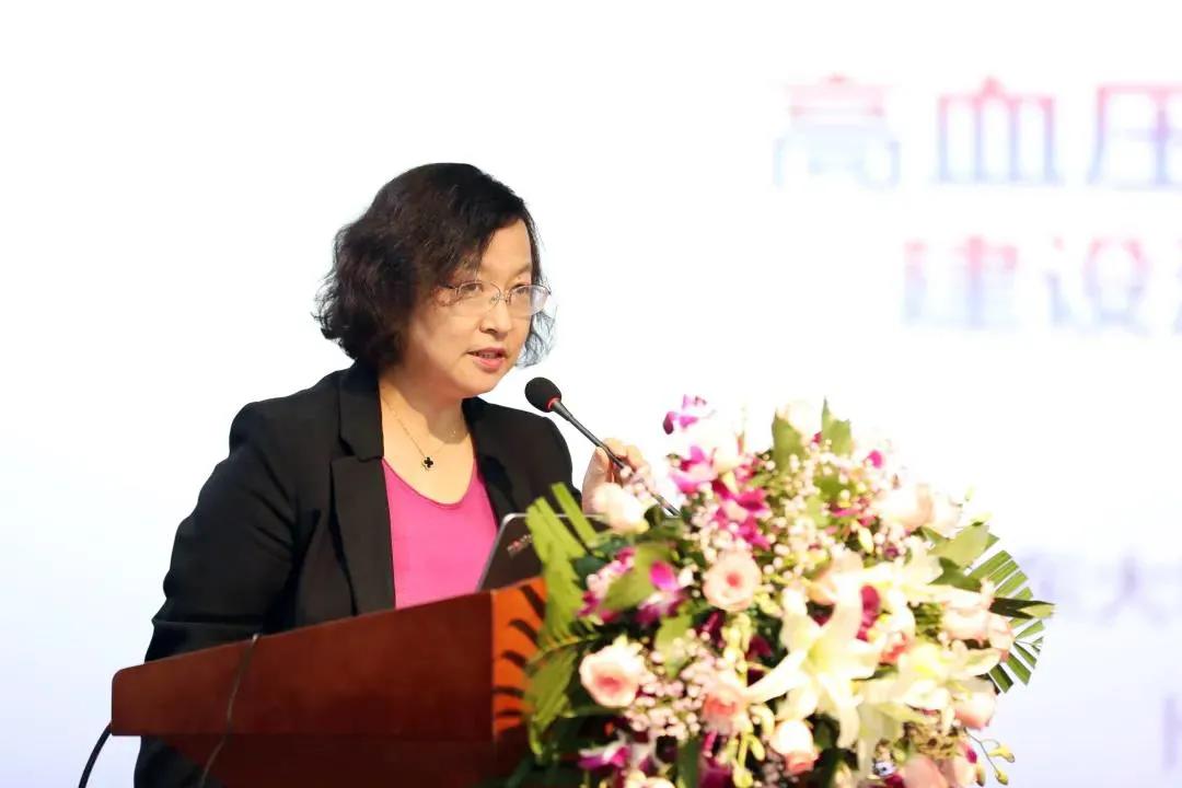 卜培莉教授授课