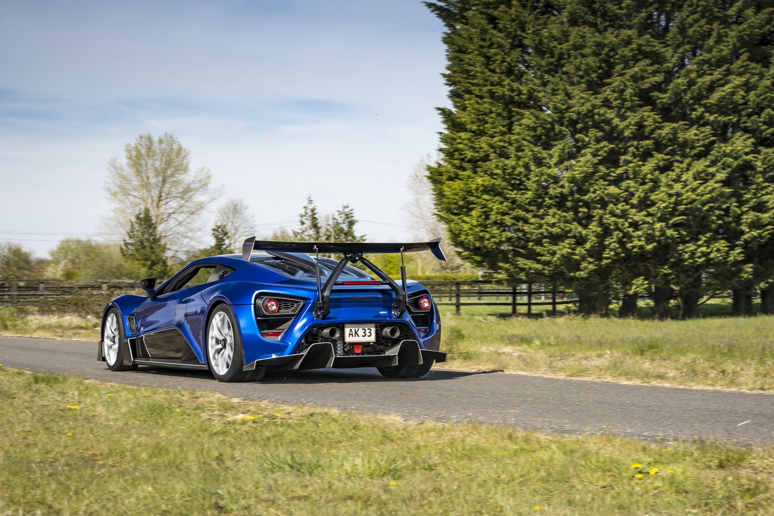 1177匹马力,zenvo tsr-s超跑在英国首次亮相-新浪汽车