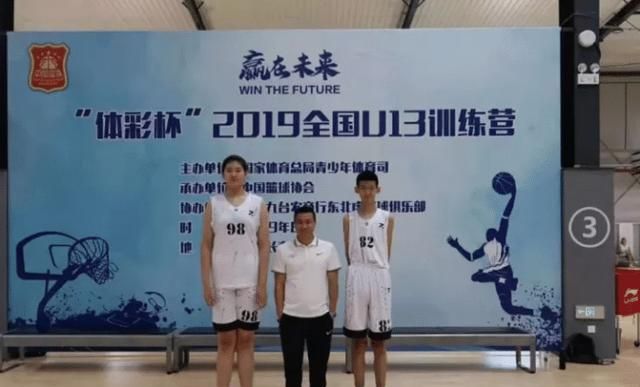 14岁身高就有2米26!中国女巨人统治力太强了,15分钟砍28分15板休闲区蓝鸢梦想 - Www.slyday.coM 14岁身高就有2米26!中国女巨人统治力太强了,15分钟砍28分15板休闲区蓝鸢梦想 - Www.slyday.coM