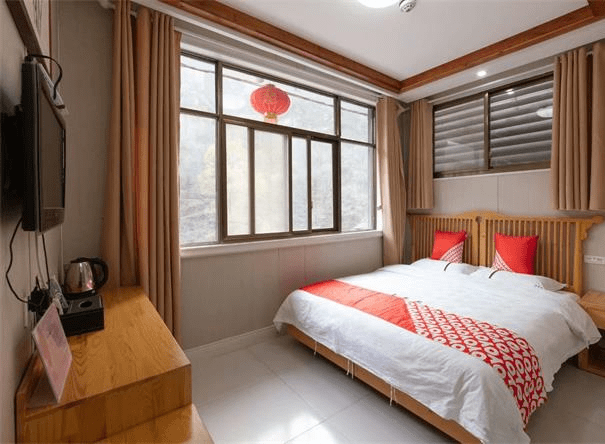 误入河南辉县郭亮村住万仙山玉煕阁民宿自驾穿越挂壁公路