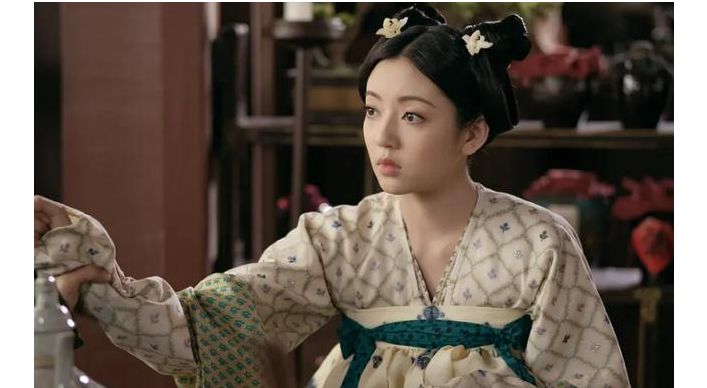 梁王不想让太上皇的面子抹黑,因为陆盈盈是太上皇和皇后给自己亲自