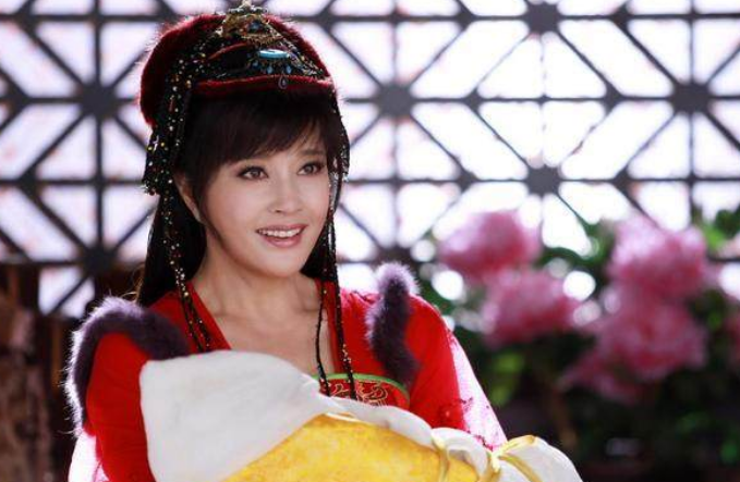 论扮嫩:周迅演15岁少女,刘晓庆演16岁公主,都不如李晨17岁少年