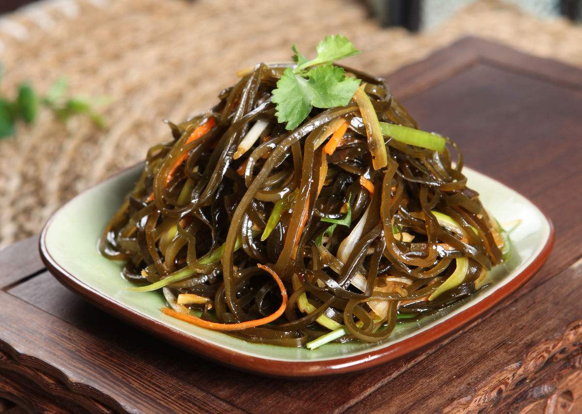 教你爽口下饭的芹菜拌海带,简单好吃又有营养