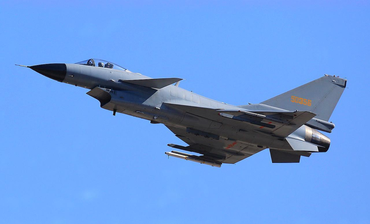 战机之一,其综合性能极佳,最新的改进型歼10c甚至战力一点都不输f16