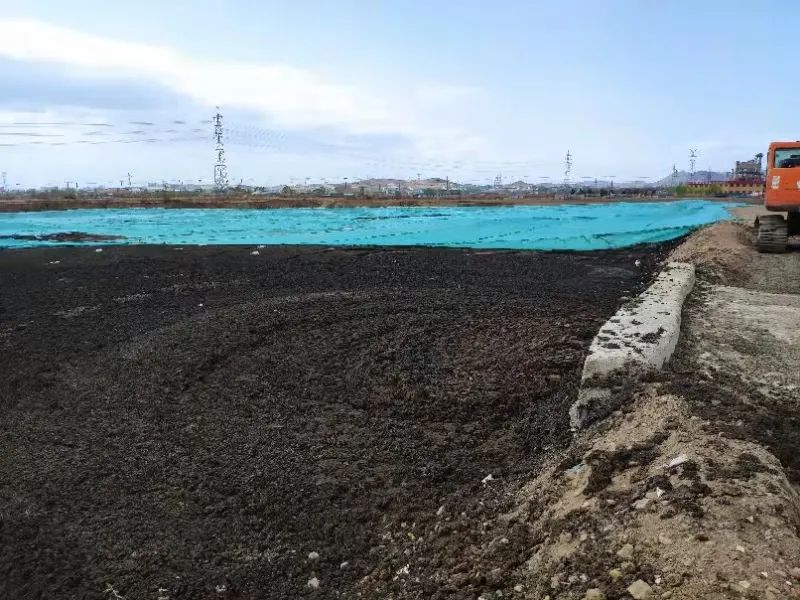 40多万吨生活污泥临时堆了13年26份报告都没解决