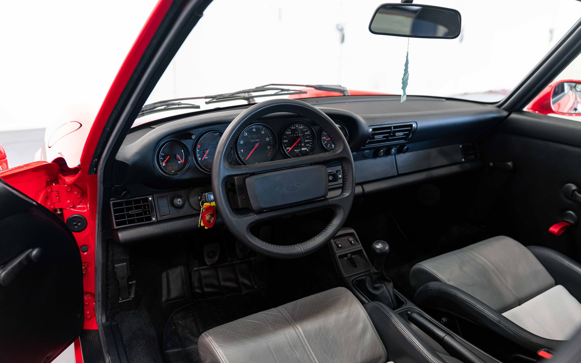 行驶仅102英里极为抢手的保时捷964卡雷拉rs