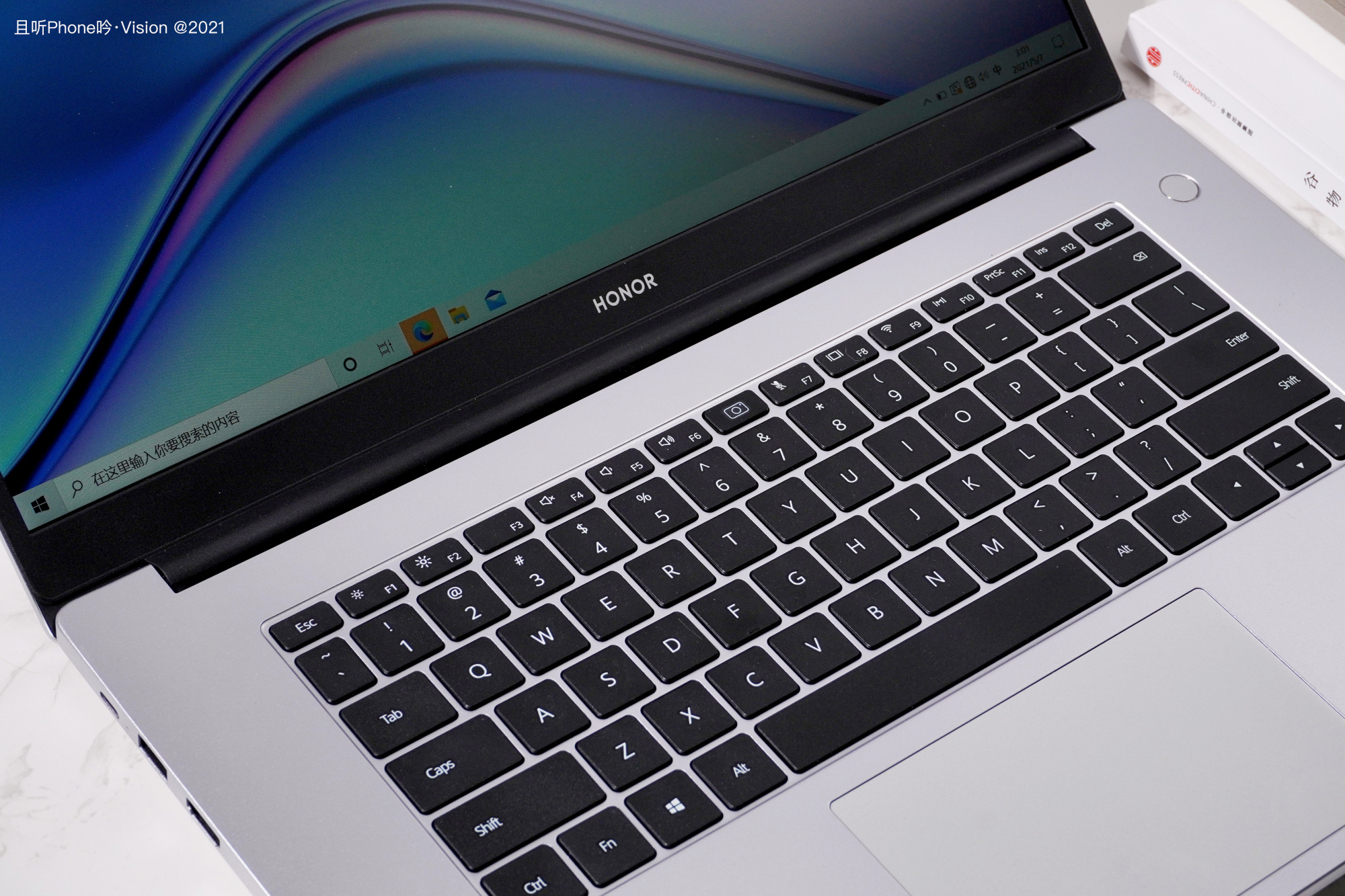 荣耀magicbookx15图赏高颜值性价比入门级笔电新选择