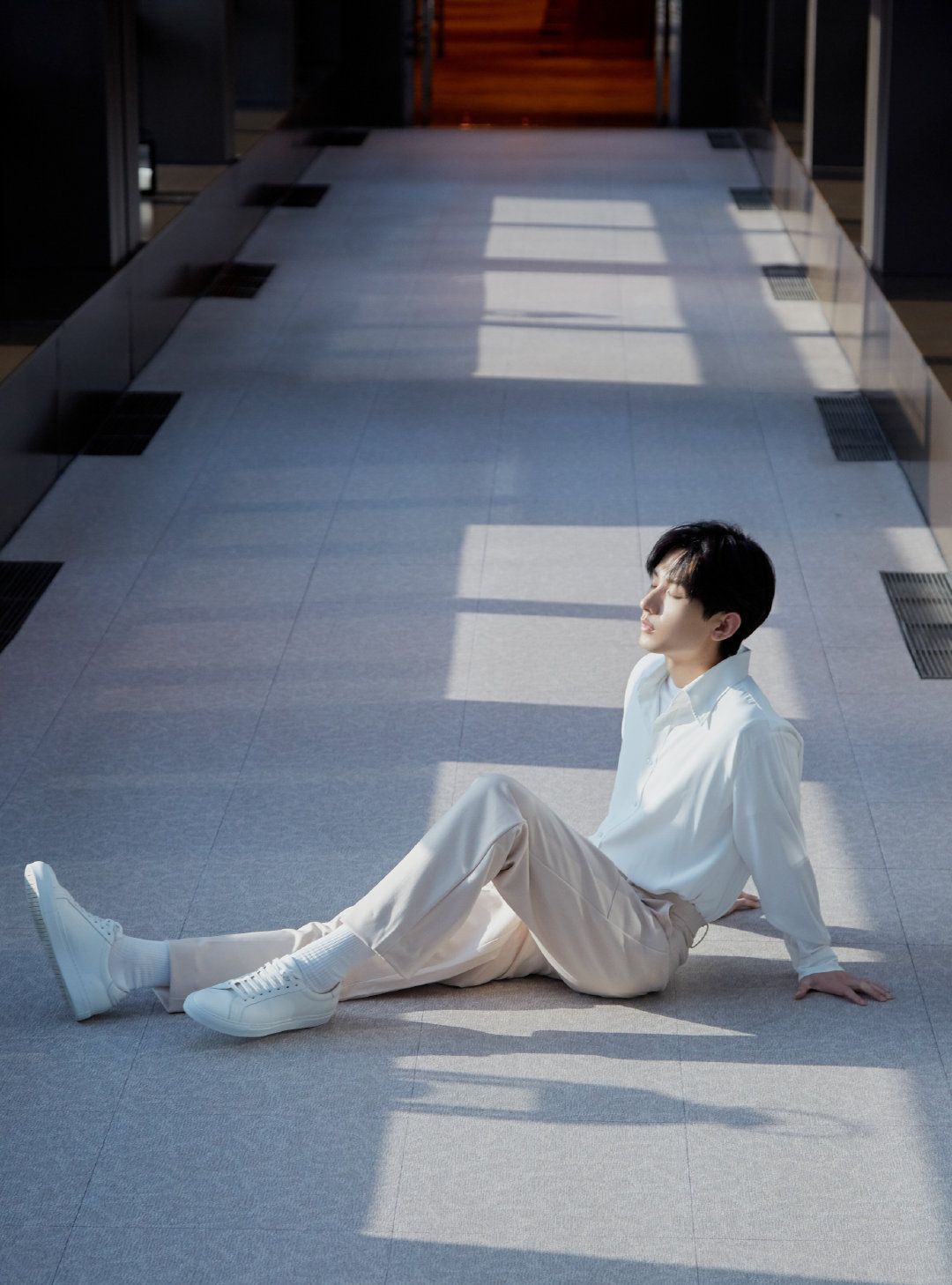 造型获肯定口碑飙升知名杂志点名成毅帅气又显瘦