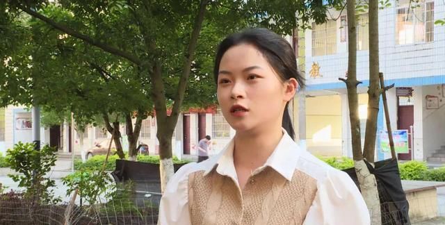 东兴镇小学教师现场采访这次活动中我收获非常非常多,我知道了原来一