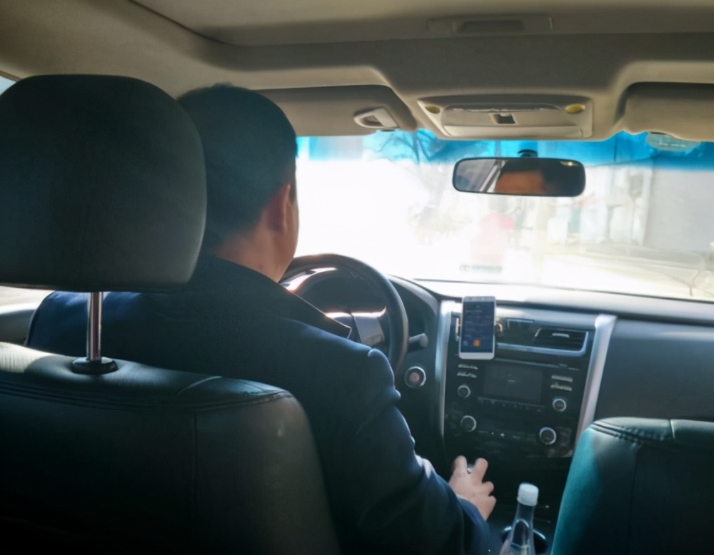 滴滴：司机收入是白领的1.2倍，不需要给他们交社保！休闲区蓝鸢梦想 - Www.slyday.coM