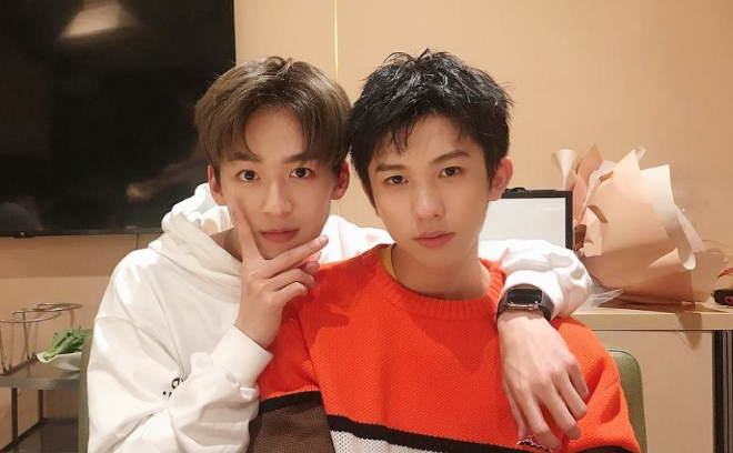 林墨借充电宝要收费,何洛洛省钱用盗版,原际画的艺人都这么抠?