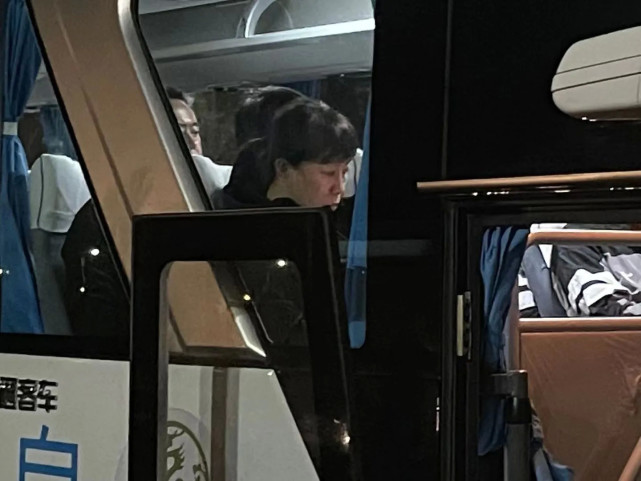 张镇麟妈妈带队广东辽宁预定全运会决赛新城市球衣暗示易建联