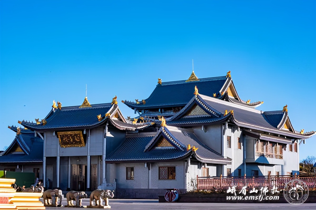 峨眉山金顶观音殿举行佛像装藏法会即日起对游人开放