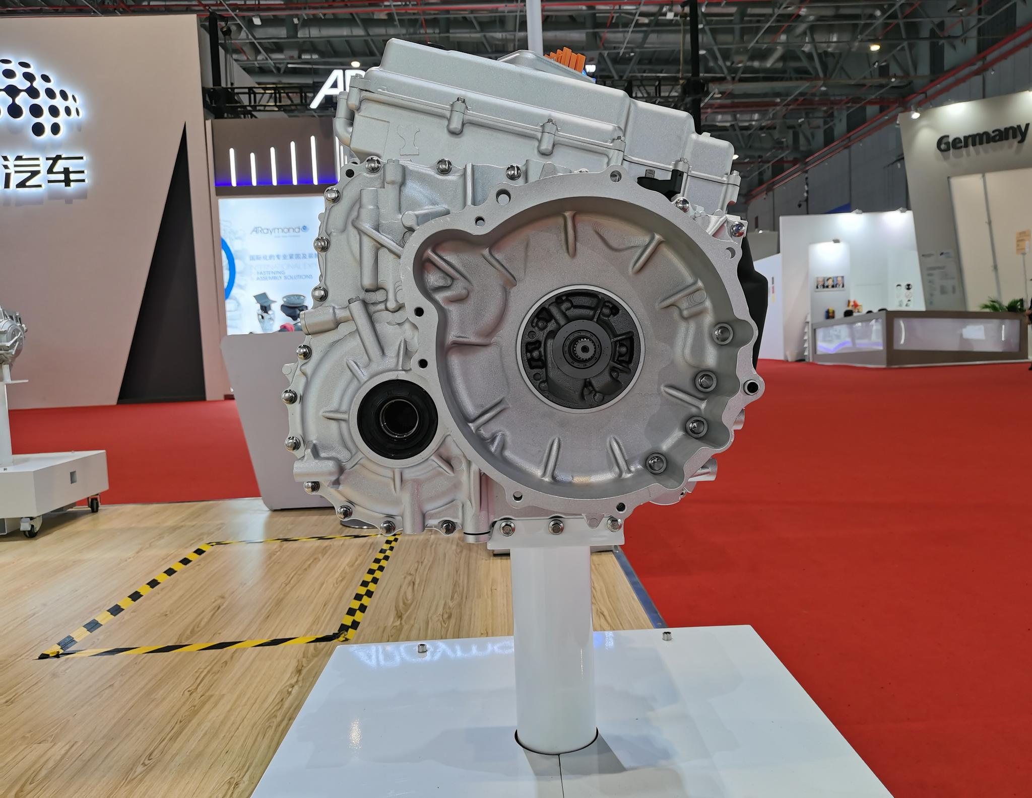 东安汽发双电机混合动力dht变速器亮相上海国际车展